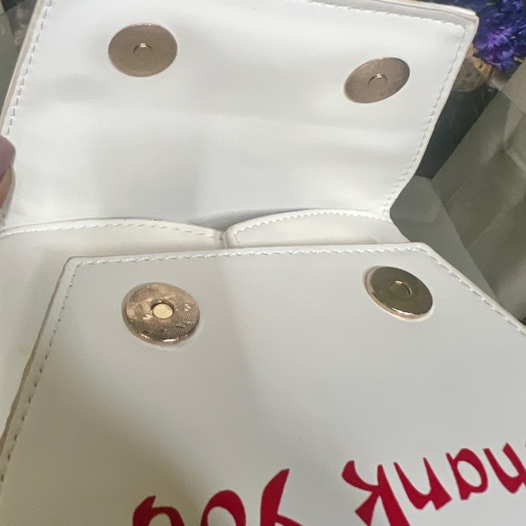 White and Red Pagoda Design Women Bag - Picture 3 of 7